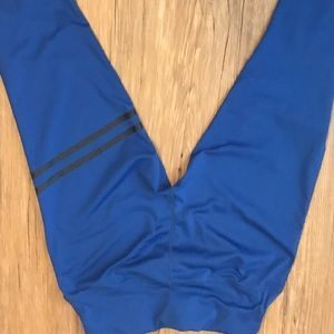blue and black sports leggings